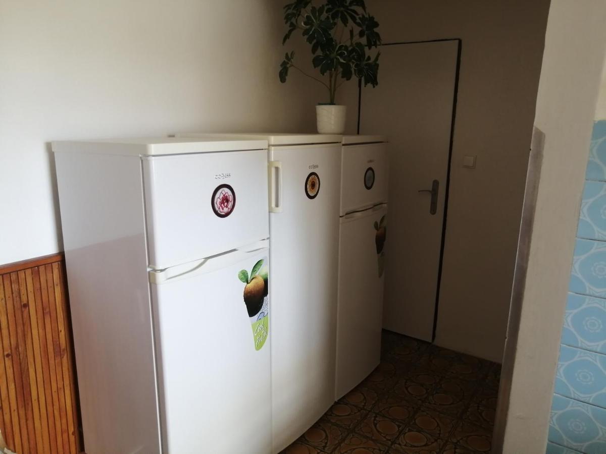 U Ladi Lägenhet Bulhary Exteriör bild