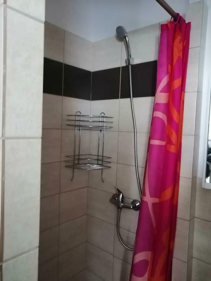 U Ladi Lägenhet Bulhary Exteriör bild